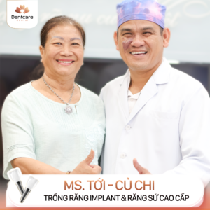 Hình ảnh khách hàng phục hình răng cửa bằng Implant thẩm mỹ tại DentCare